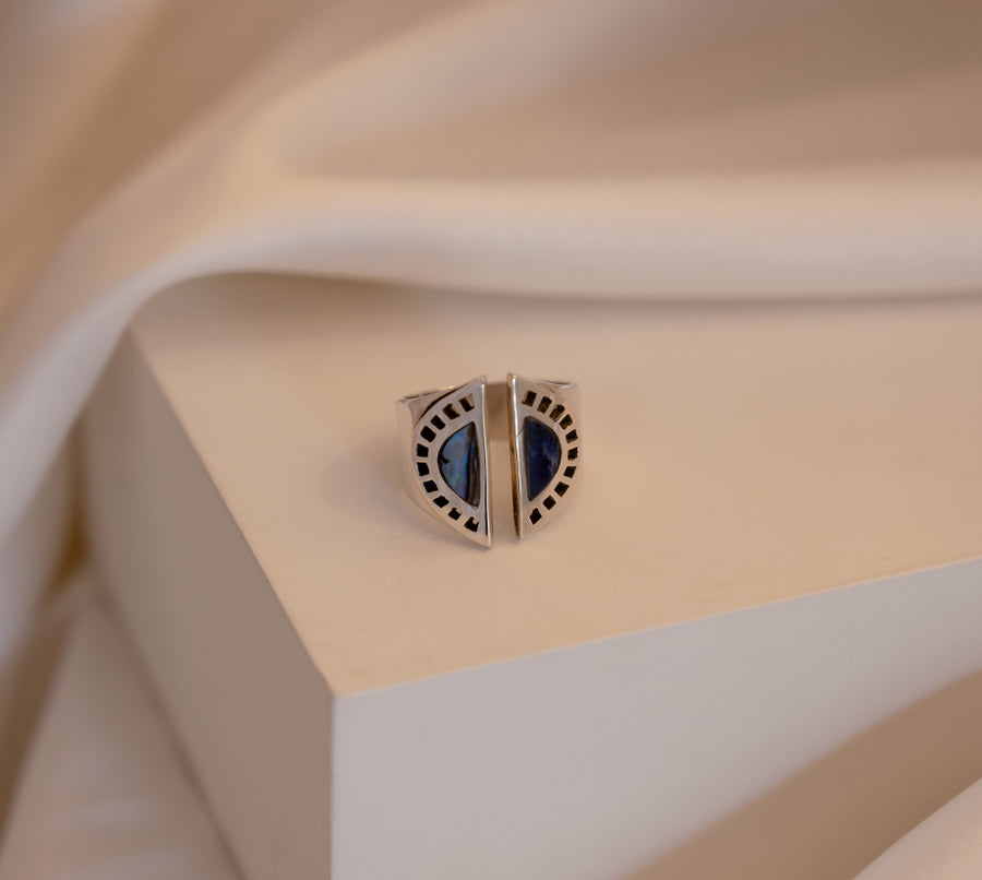 Avie Ring